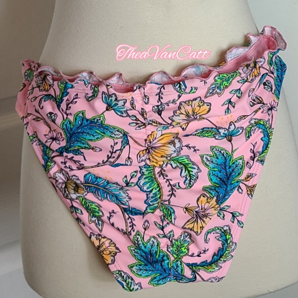 No boundaries pink floral vintage style ruffles ruched butt 2 pieces bikini set - Picture 6 of 10